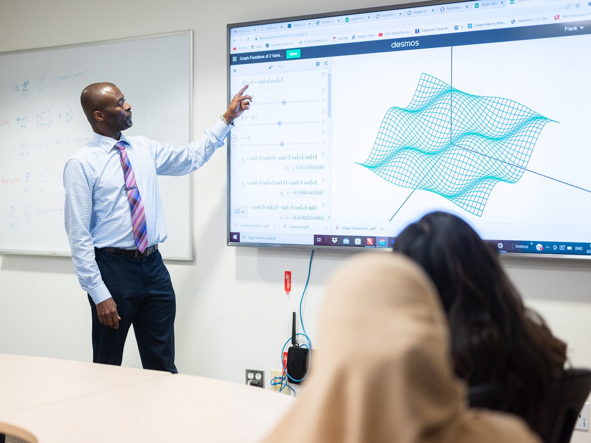 Faculty of Science, researcher doing a lecture.